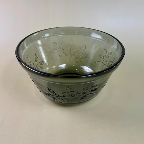 Vintage Federal Glass Blossom Bowl | Sundown Gray | 8" Floral Glass MCM - Picture 10 of 12